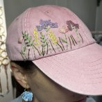 Vyšívaná kšiltovka #032 – růžová - čtvrtý obrázek z galerie